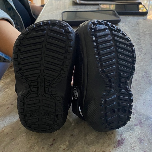 Toddler Crocs Dual crocs Comfort like new toddler fur lined size 4   Black - Picture 7 of 8